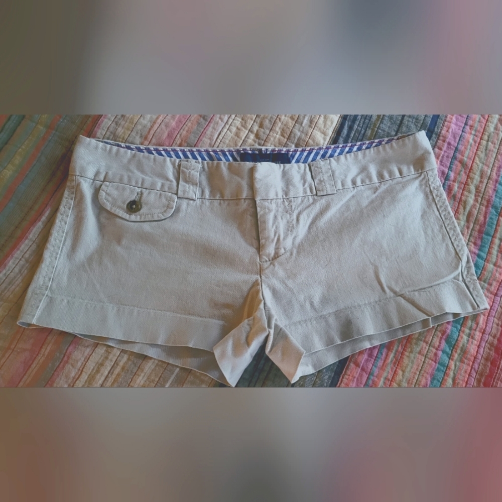 American Eagle, size 4, khaki shorts